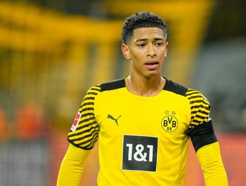 凌晨2点，沙特土豪6分大战！C罗冲击20球，为亚冠资格拼了.