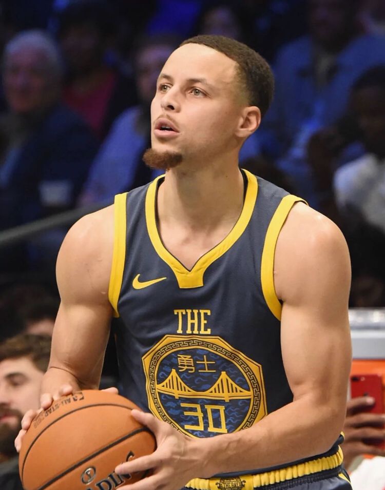 亚洲杯小组赛三连胜晋级八强中国男篮有惊喜有隐忧